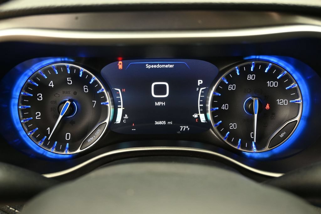 Used 2024 Chrysler Pacifica Touring-L FWD image 21