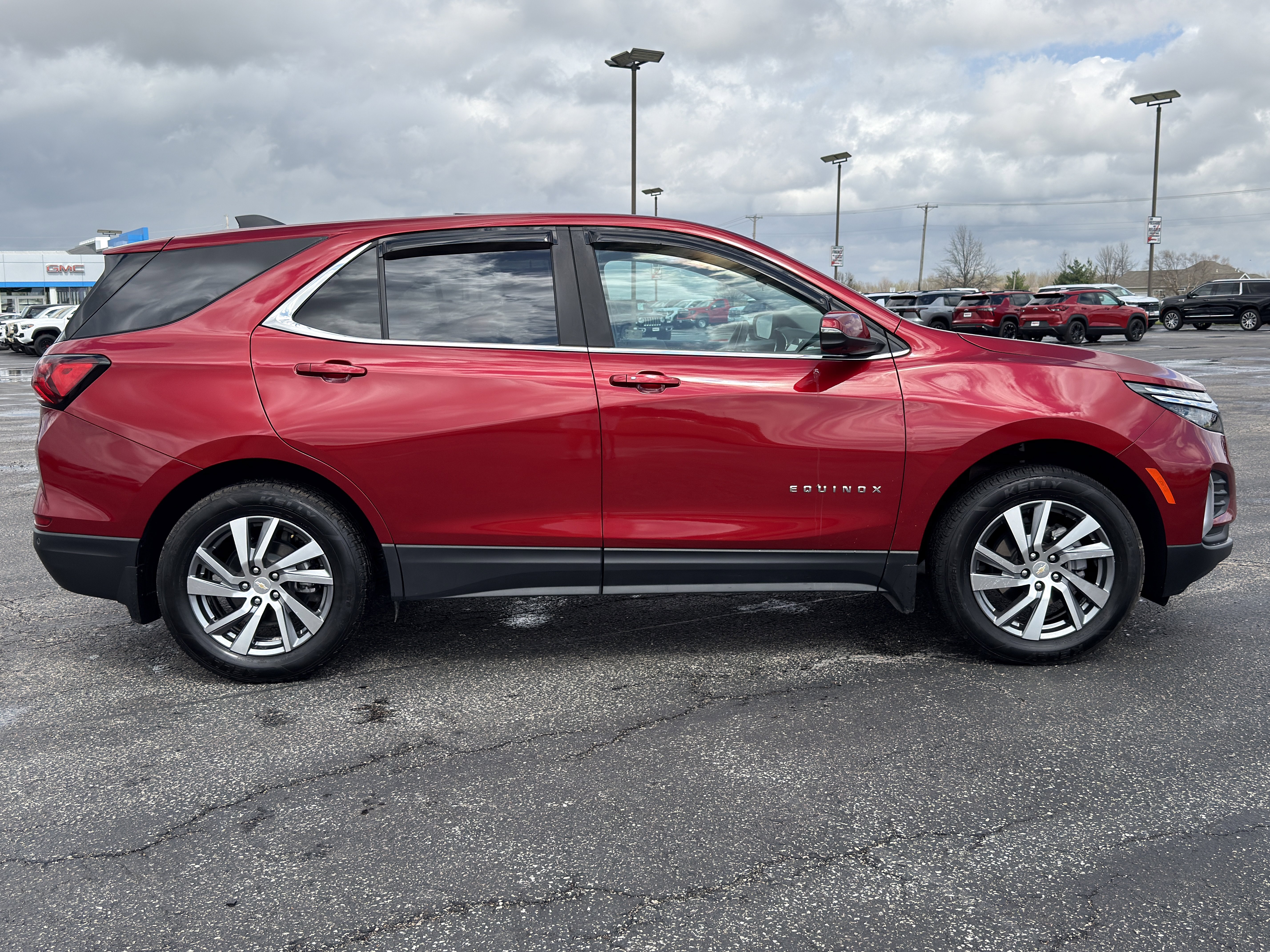 Used 2024 Chevrolet Equinox LT image 4