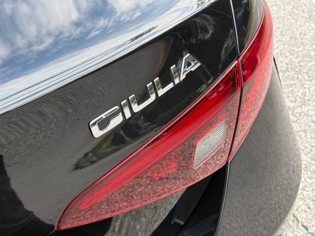 Used 2023 Alfa Romeo Giulia Ti AWD/4WD image 14