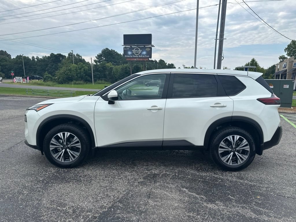 Used 2023 Nissan Rogue SV FWD image 6