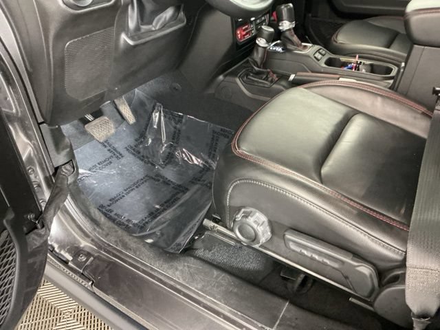 Used 2022 Jeep Wrangler Unlimited Rubicon AWD/4WD image 15
