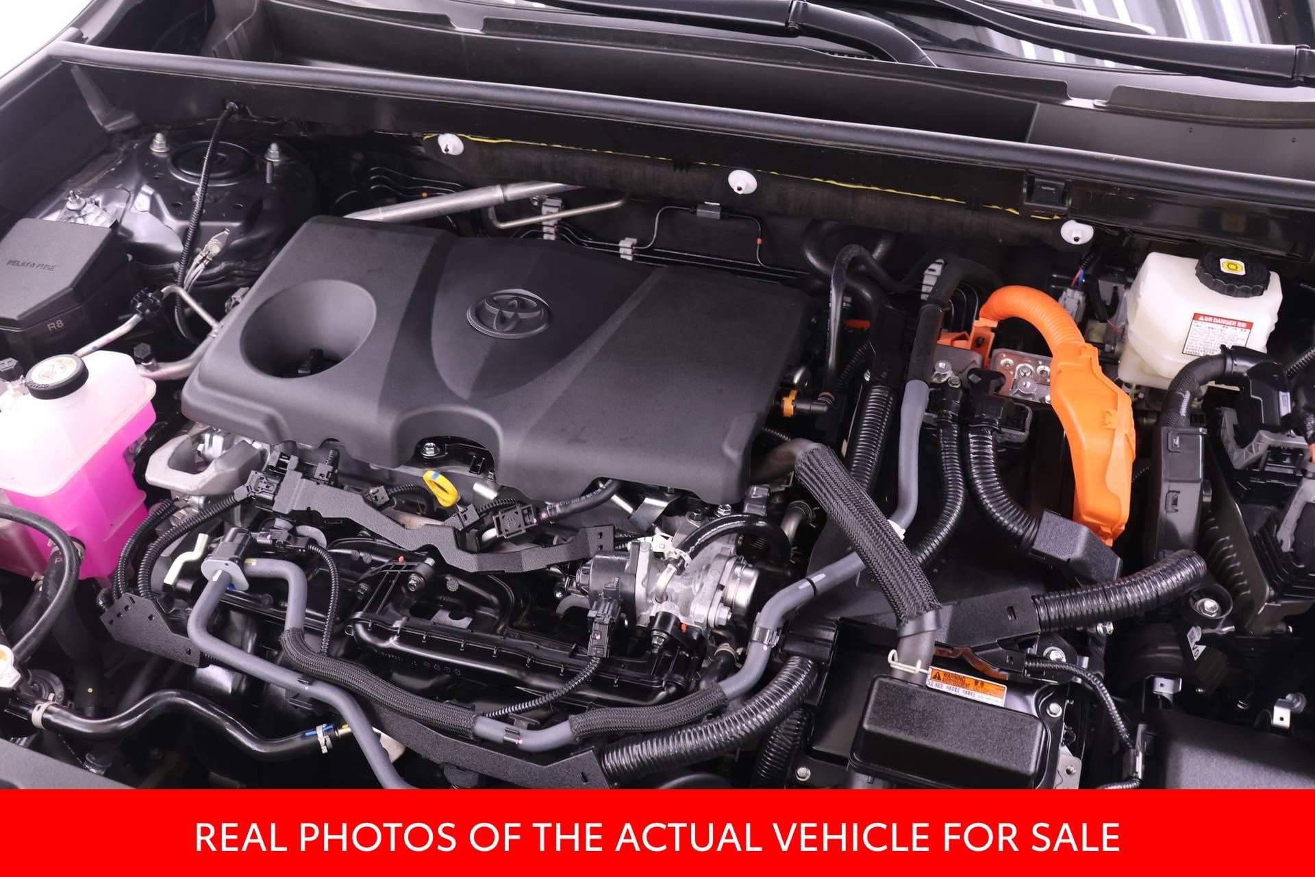 Certified 2025 Toyota RAV4 LE AWD/4WD image 17
