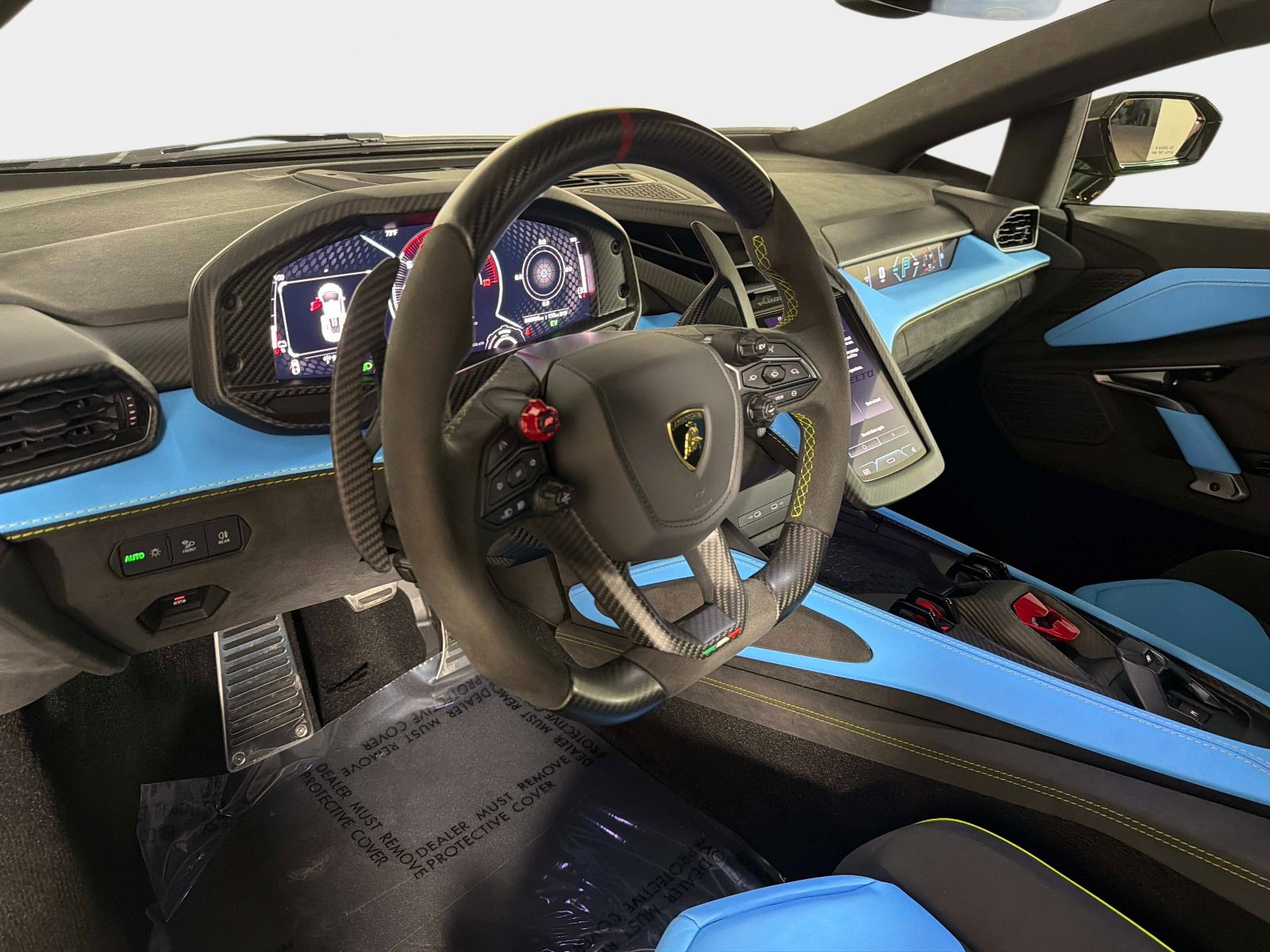 Used 2025 Lamborghini Revuelto image 34
