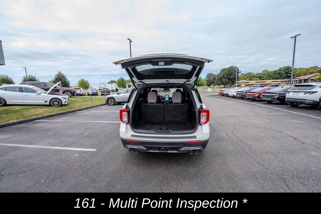 Used 2020 Ford Explorer Platinum w/ Premium Technology Package image 12
