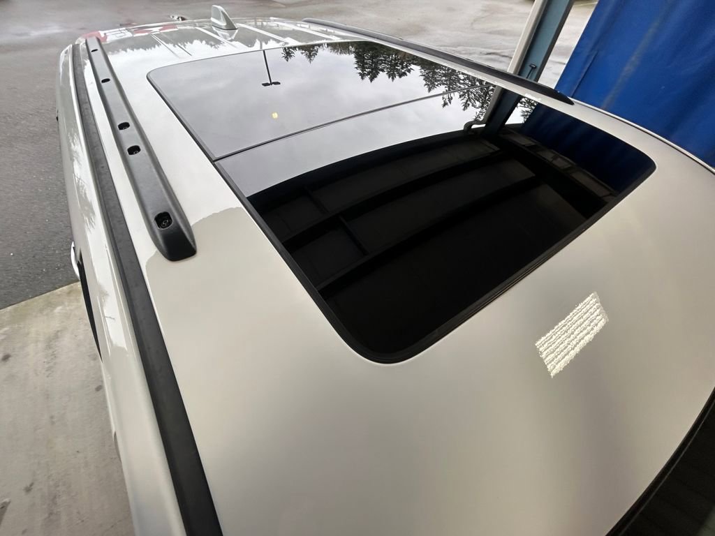 Used 2020 Jeep Grand Cherokee SRT image 28