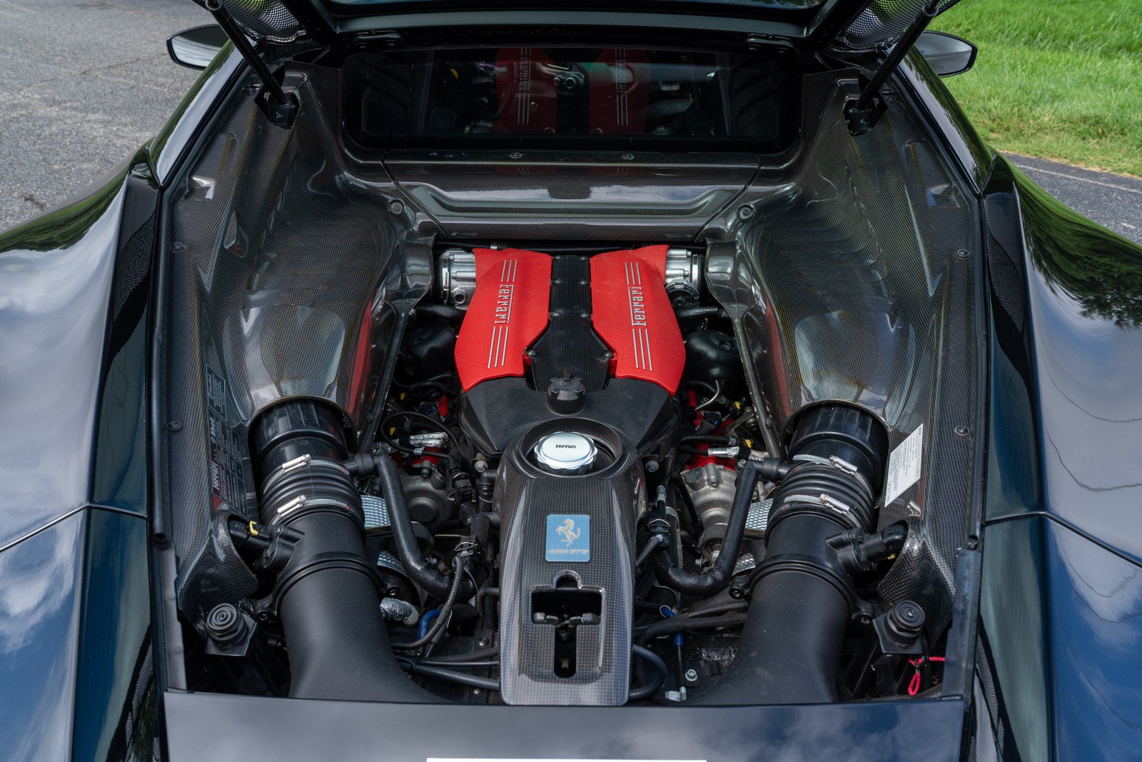 Used 2018 Ferrari 488 GTB RWD image 13