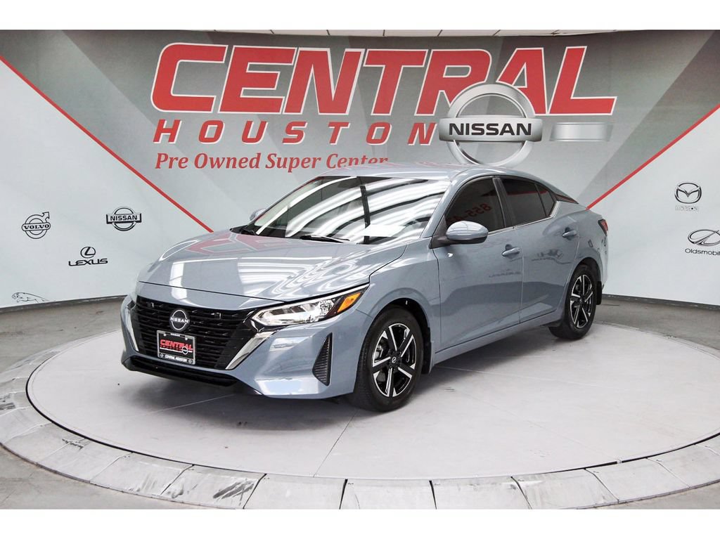 Used 2025 Nissan Sentra SV FWD image 2