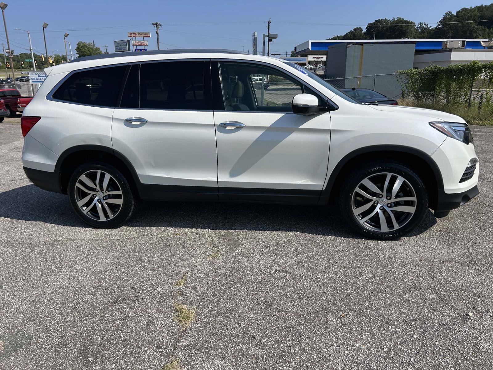 Certified 2018 Honda Pilot Elite image 2