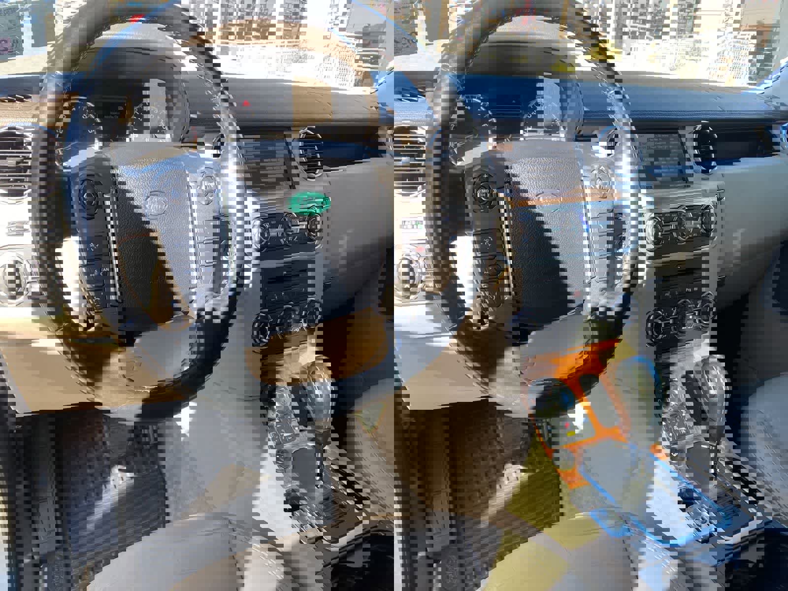 Used 2011 Land Rover LR4 HSE LUX image 11