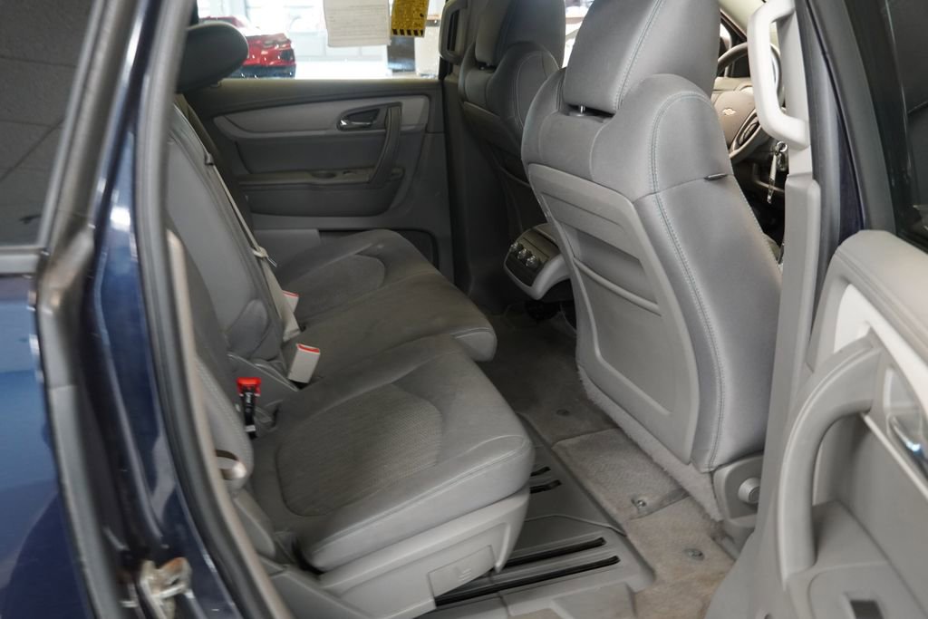 Used 2017 Chevrolet Traverse LS FWD image 23