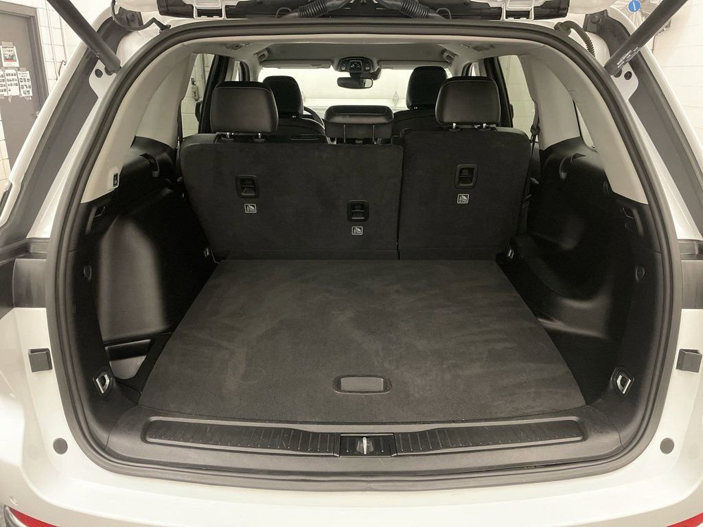 Used 2023 Jeep Grand Cherokee Limited image 19