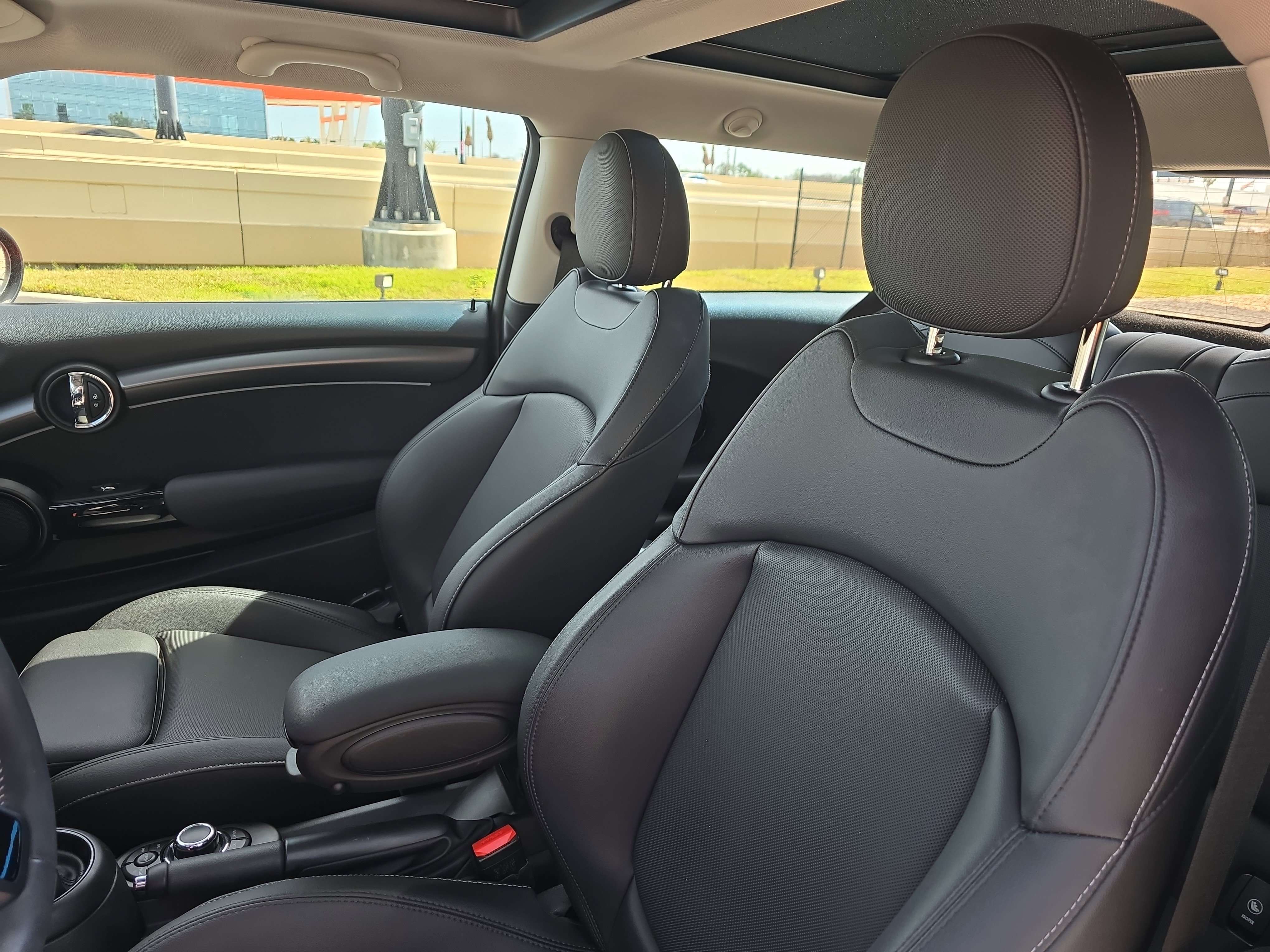 Used 2023 MINI Cooper S FWD image 14