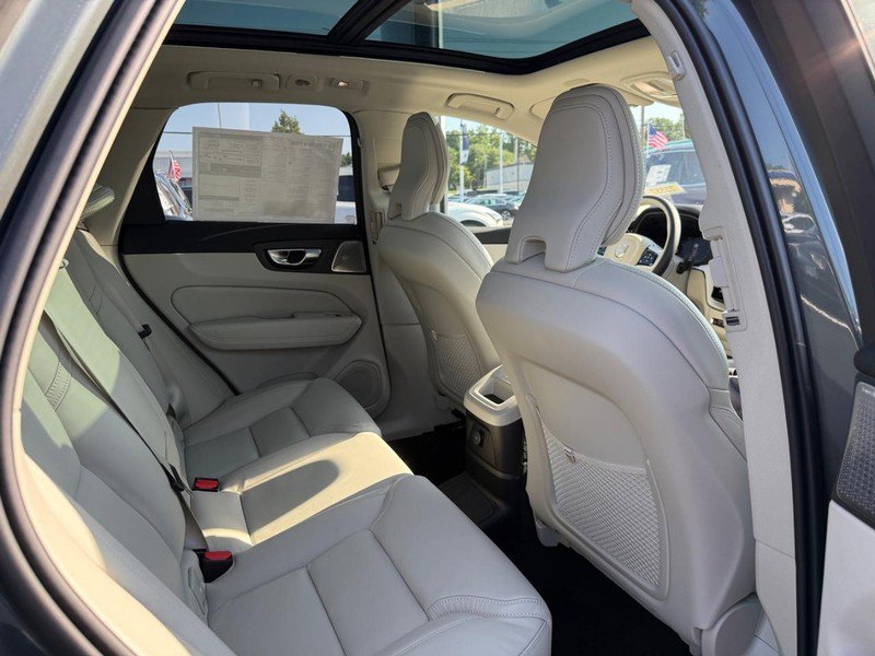 New 2026 Volvo XC60 T8 Ultra image 5