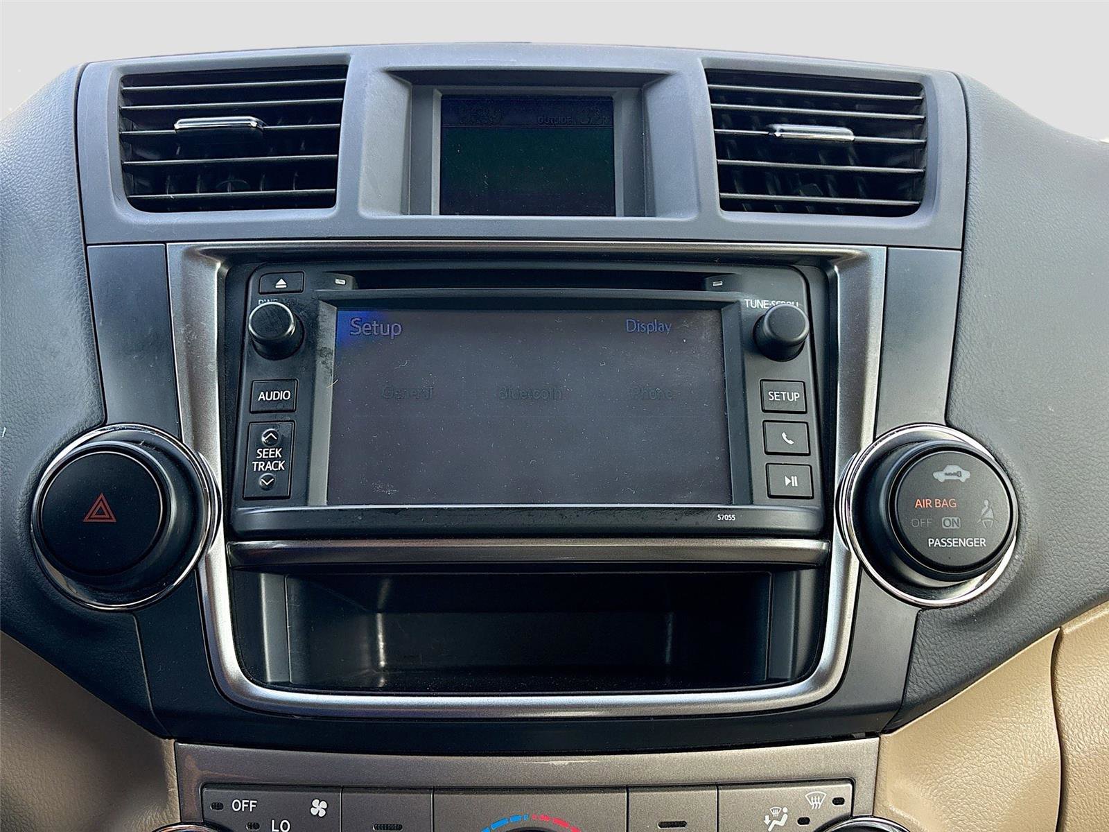 Used 2013 Toyota Highlander Plus AWD/4WD image 14