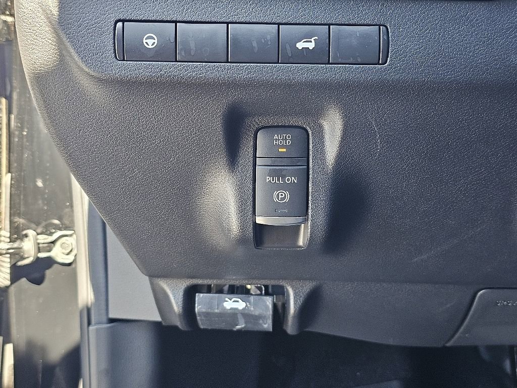 Used 2025 Nissan Murano SV image 29