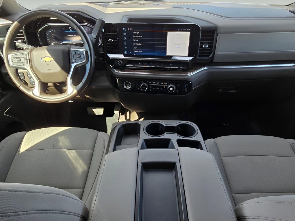 Used 2023 Chevrolet Silverado 1500 LT AWD/4WD image 16