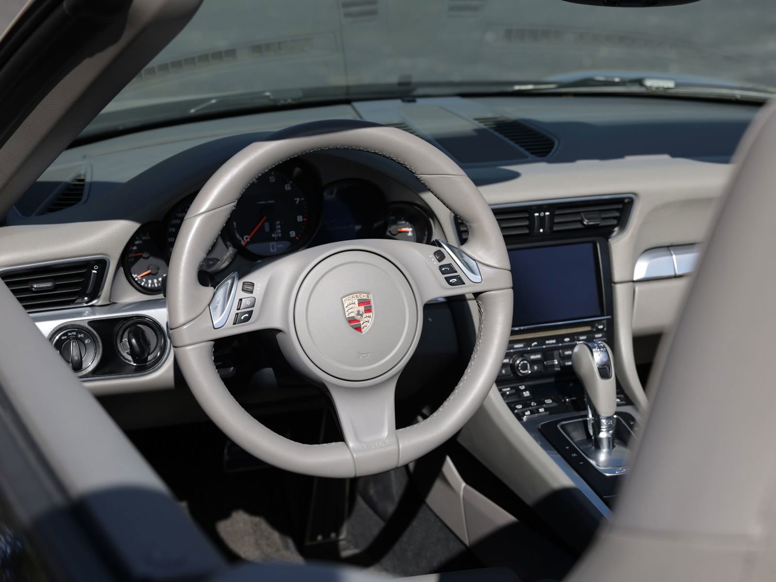 Used 2013 Porsche 911 Carrera image 12