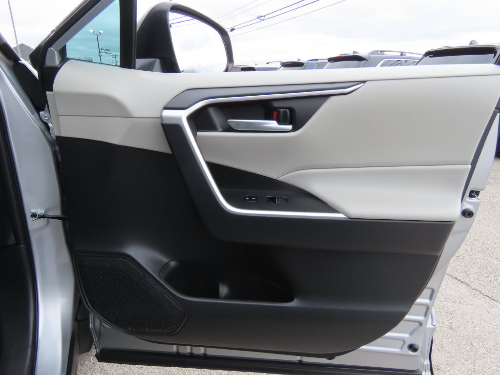 Used 2024 Toyota RAV4 XLE Premium AWD/4WD image 36