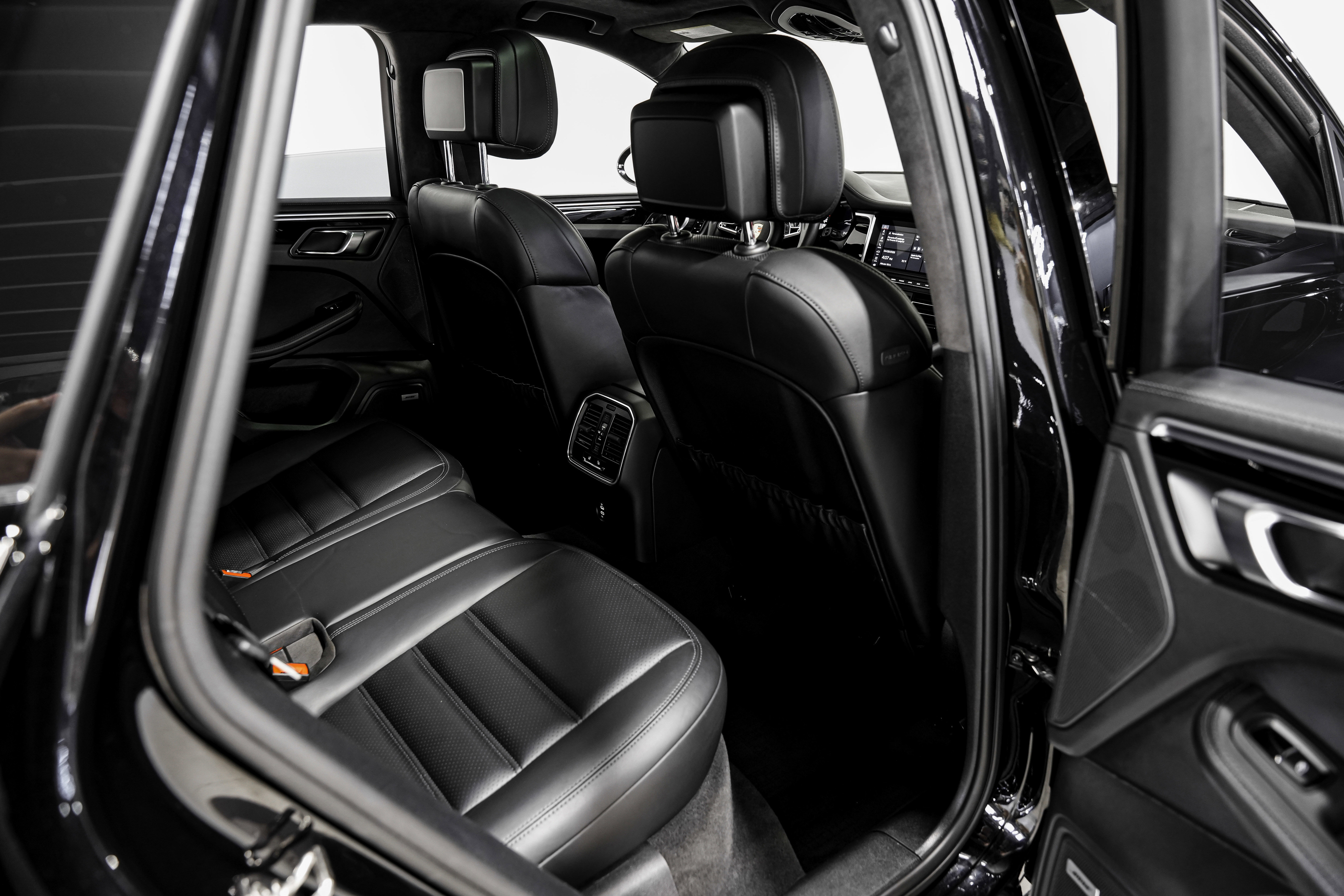 Used 2020 Porsche Macan Turbo image 27