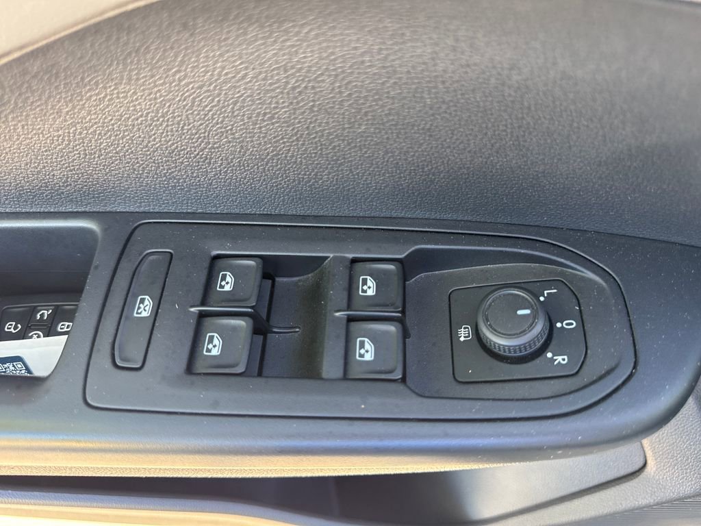 Used 2022 Volkswagen Taos SE image 15