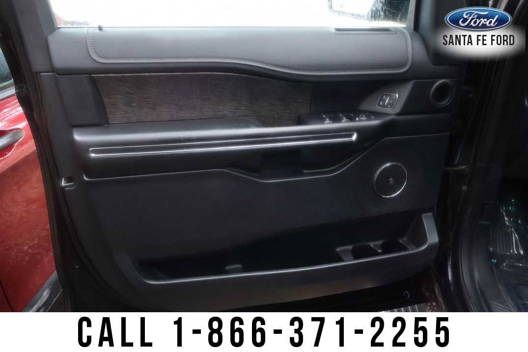 Used 2019 Ford Expedition Limited w/ Driver Assistance Package AWD/4WD image 10