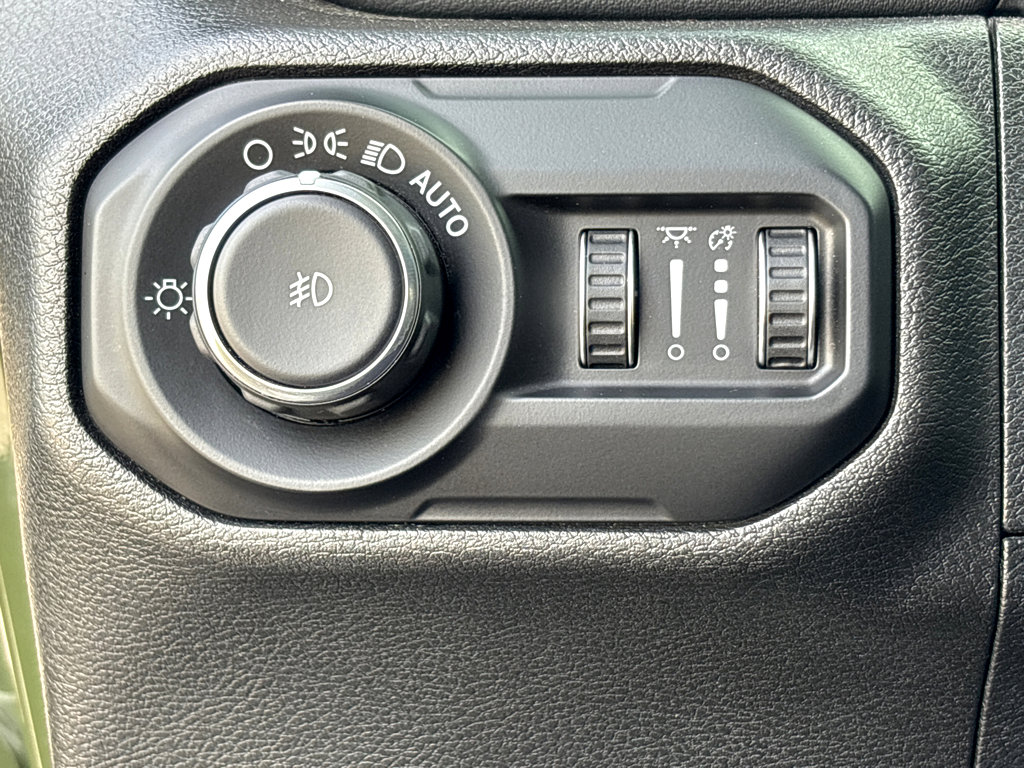 Used 2020 Jeep Wrangler Unlimited Rubicon w/ Quick Order Package 28Y Recon image 11