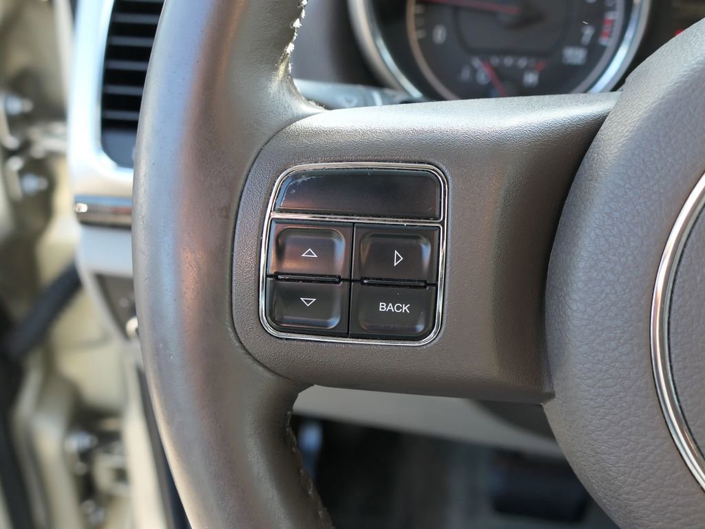 Used 2011 Jeep Grand Cherokee Laredo image 15