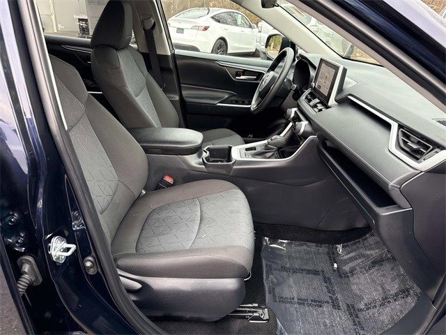Used 2025 Toyota RAV4 XLE image 9