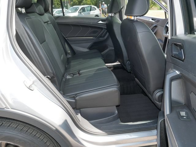 Certified 2023 Volkswagen Tiguan SE w/ Panoramic Sunroof Package AWD/4WD image 19