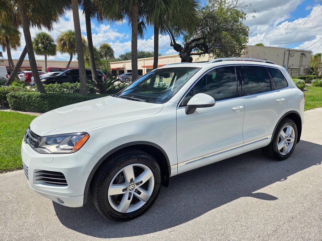 Used 2014 Volkswagen Touareg TDI AWD/4WD image 9