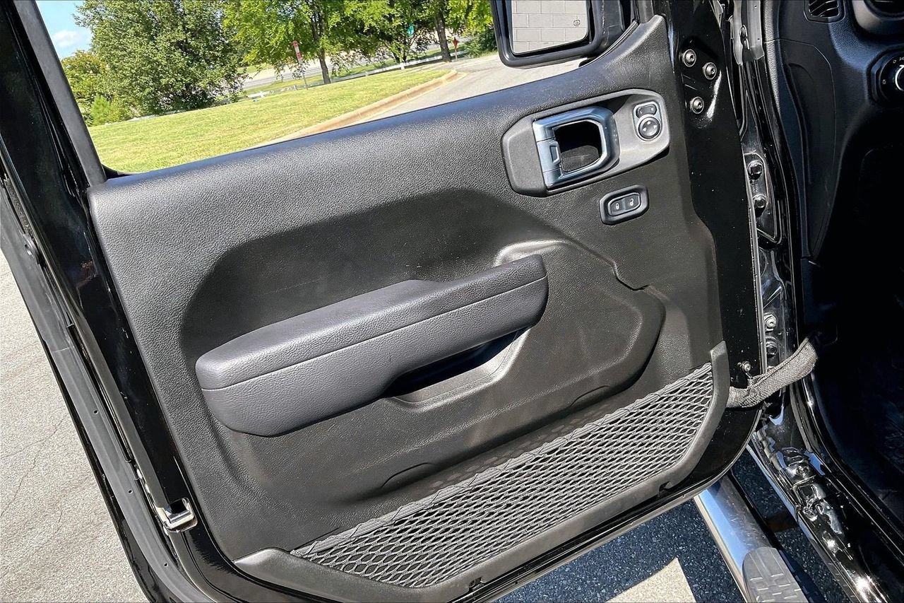 Used 2023 Jeep Gladiator Sport AWD/4WD image 26