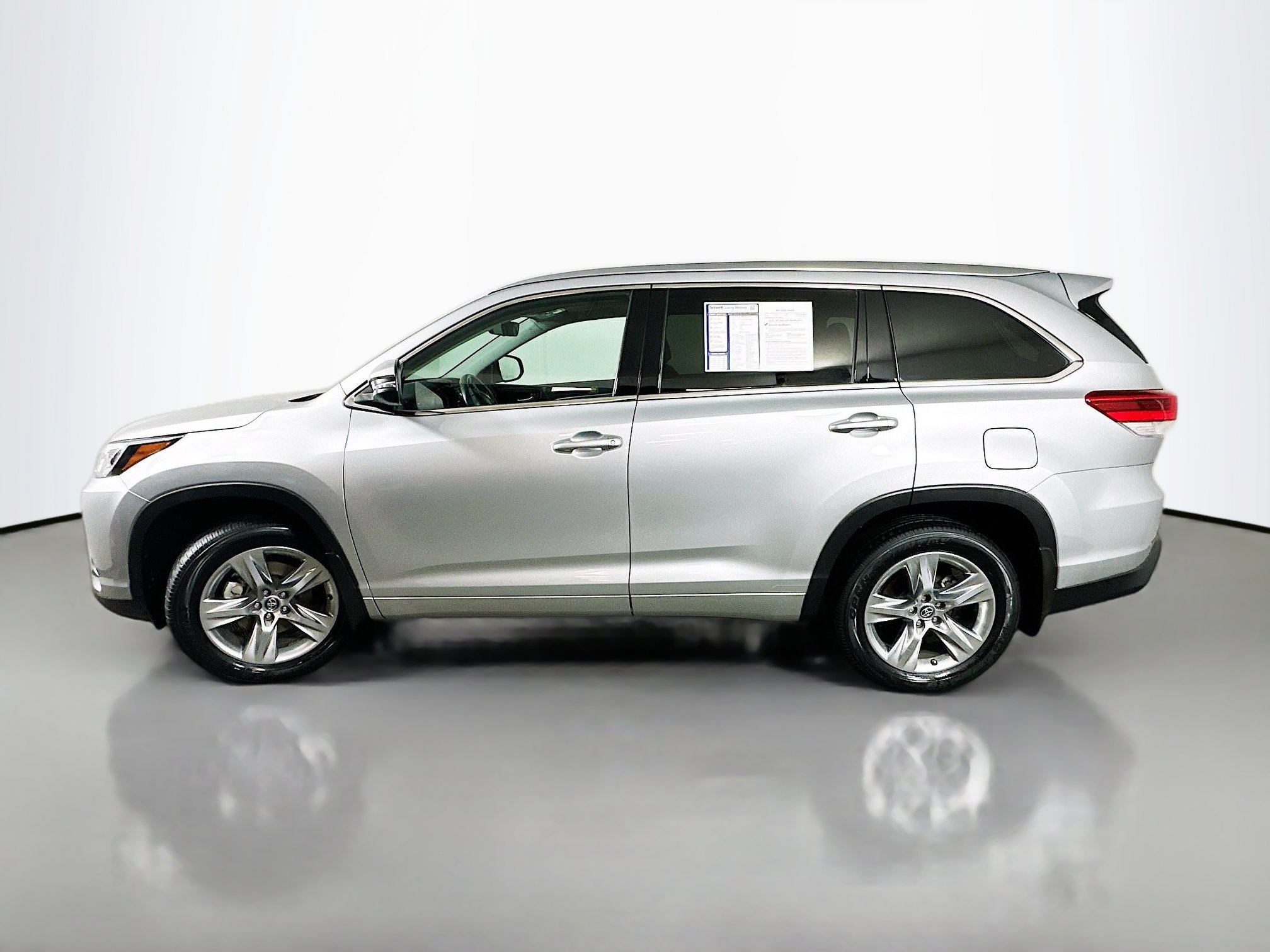 Used 2017 Toyota Highlander Limited image 4