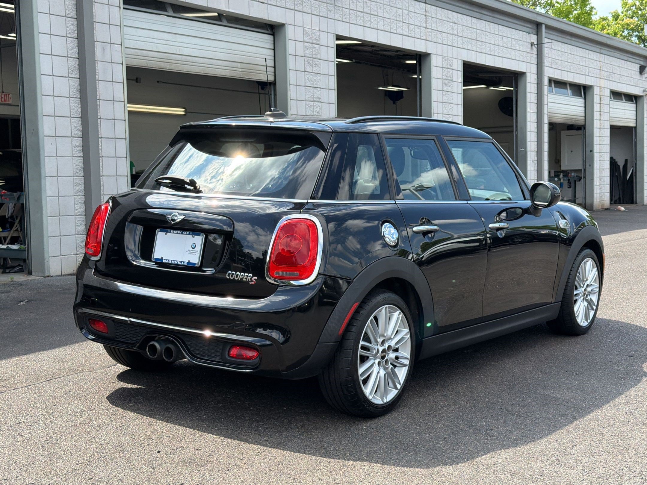 Used 2017 MINI Cooper S FWD image 9