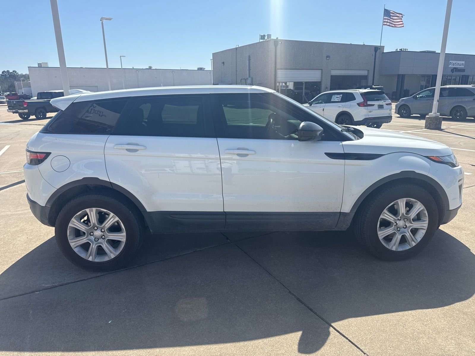 Used 2018 Land Rover Range Rover Evoque SE Premium AWD/4WD image 8
