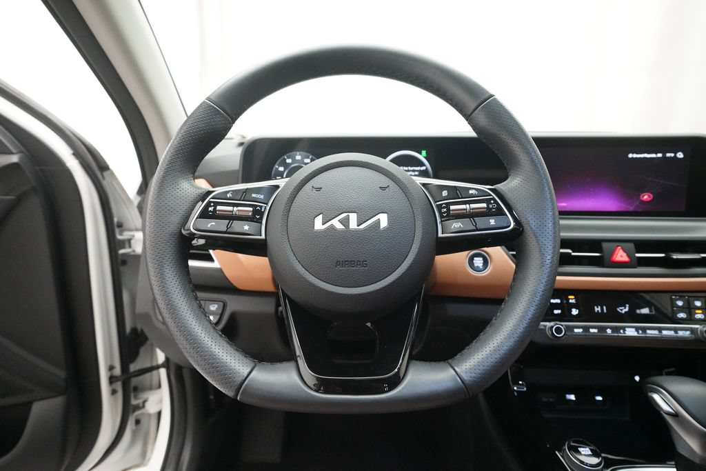 Used 2024 Kia Seltos SX w/ SX Sunroof Package AWD/4WD image 4