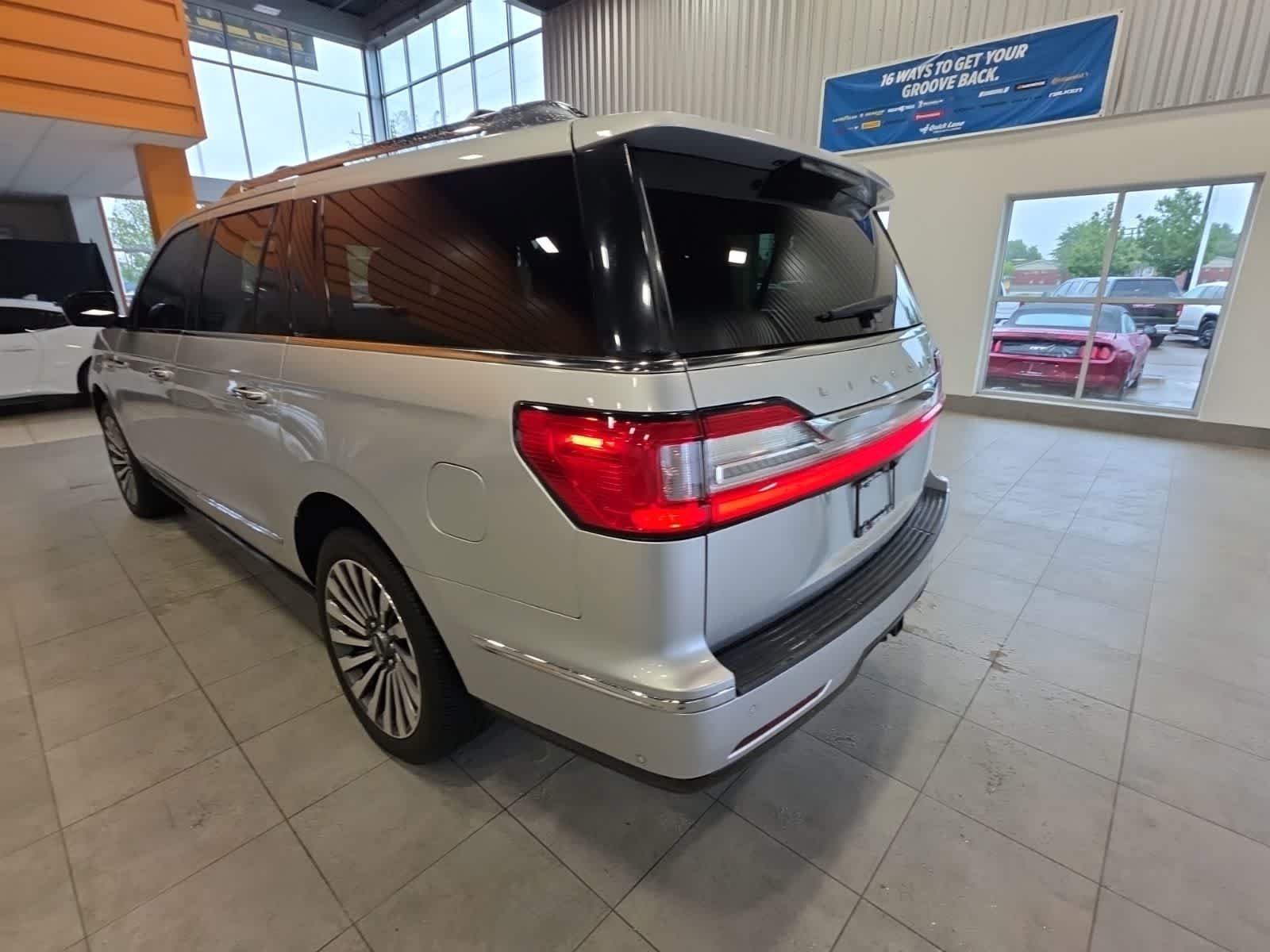 Used 2018 Lincoln Navigator L Reserve w/ Technology Package AWD/4WD image 14