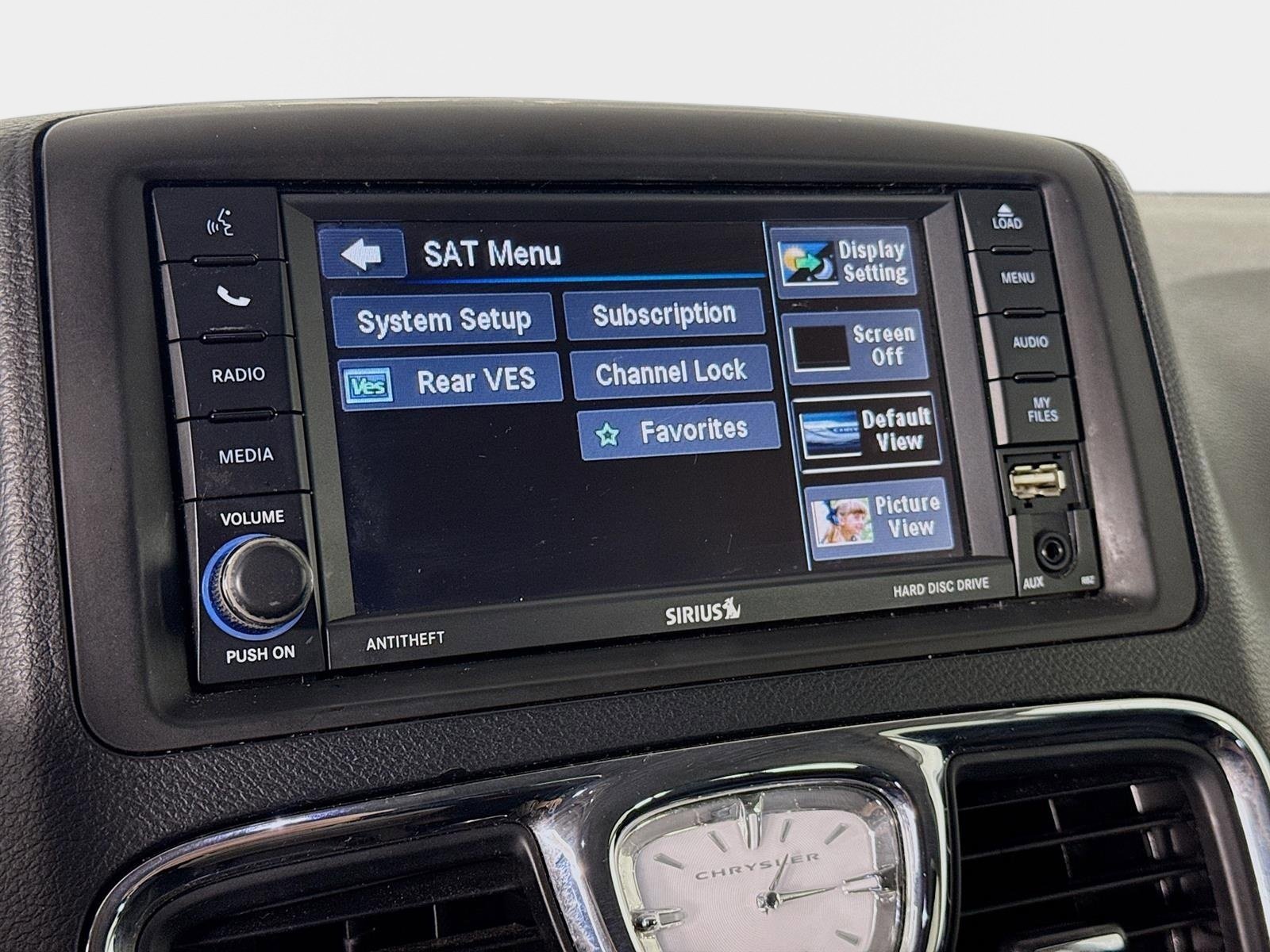 Used 2014 Chrysler Town & Country Touring image 14