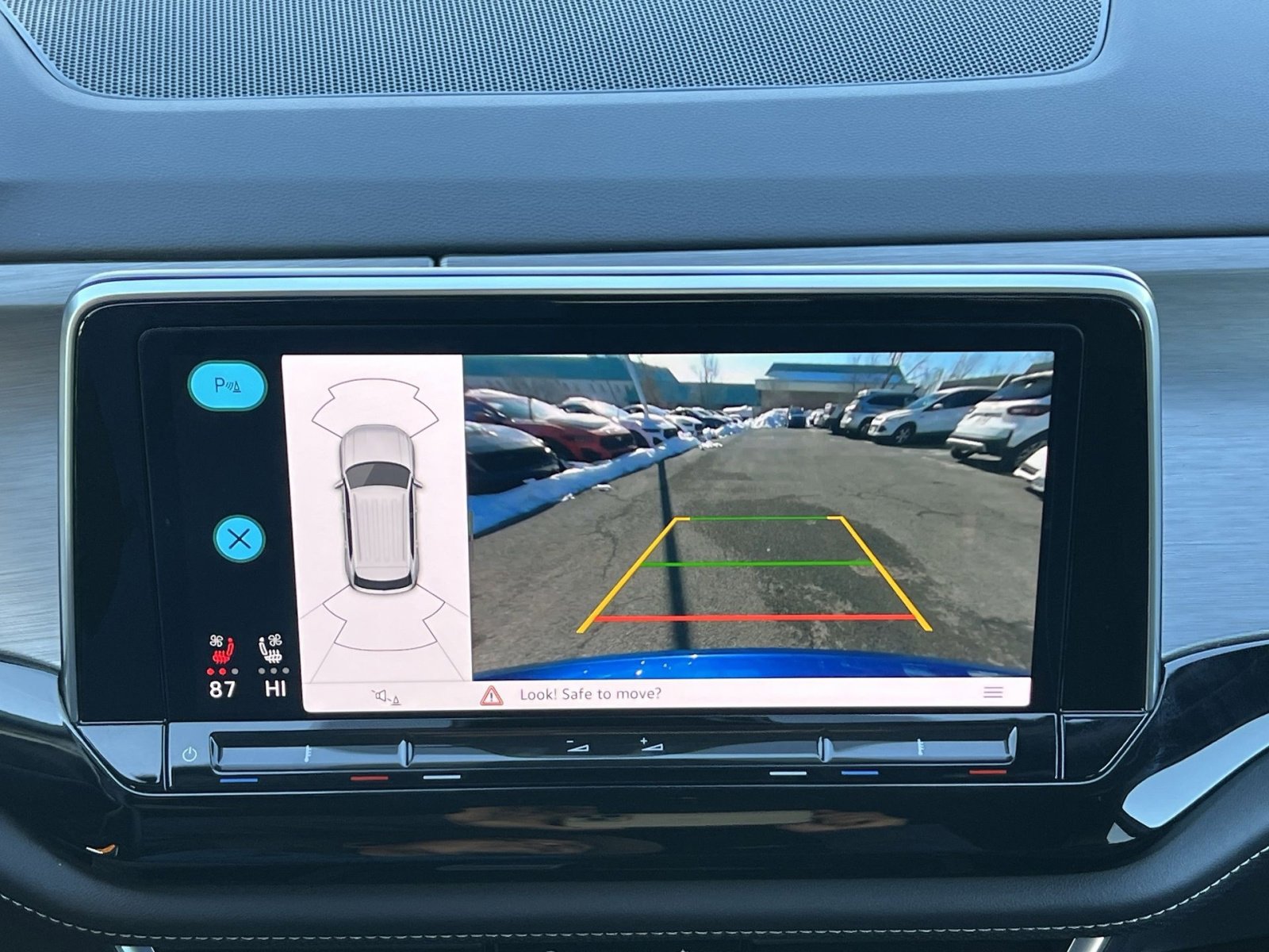 Used 2024 Volkswagen Atlas Cross Sport SE image 19