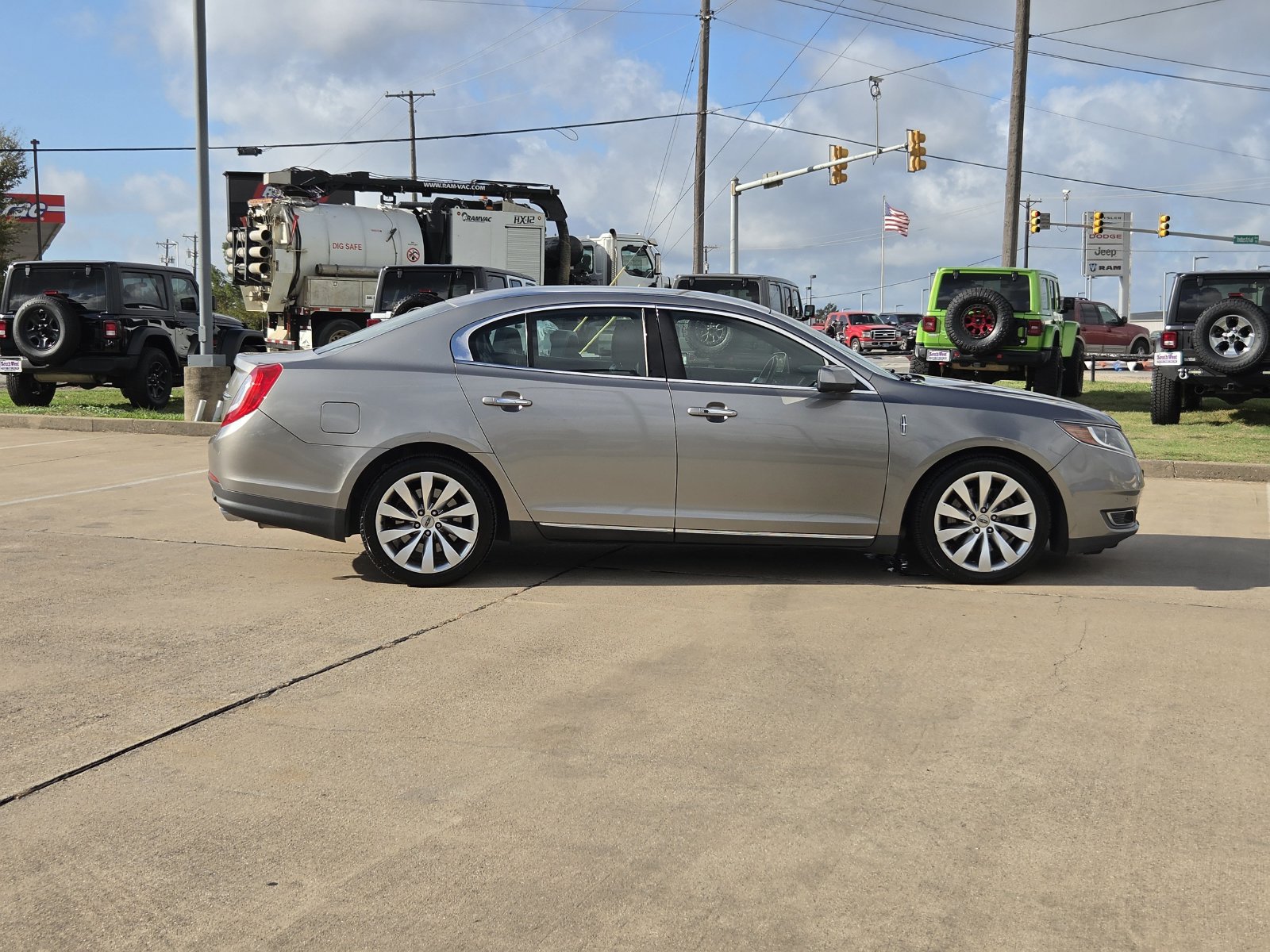 Used 2016 Lincoln MKS w/ Equipment Group 101A FWD image 7