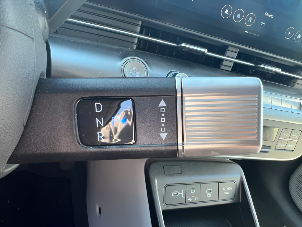 Used 2024 Hyundai Kona SEL FWD image 23
