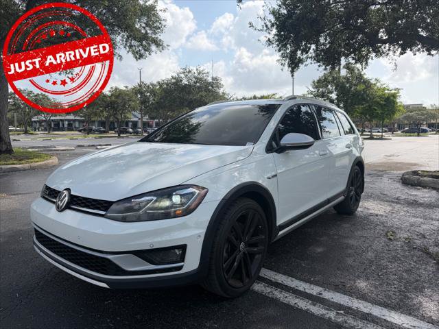 Used 2018 Volkswagen Golf Alltrack SEL AWD/4WD image 2