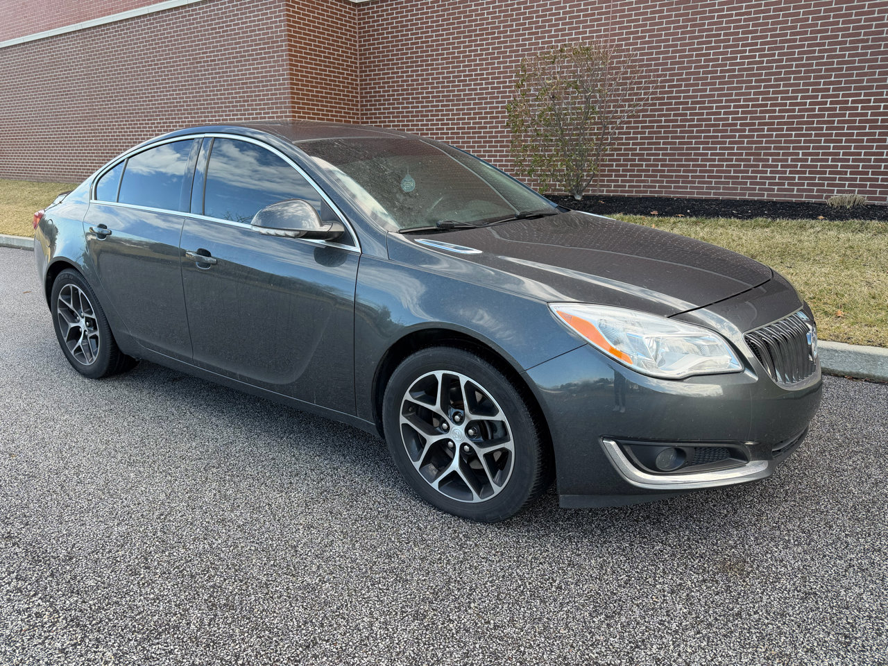 Used 2017 Buick Regal Sport Touring image 15