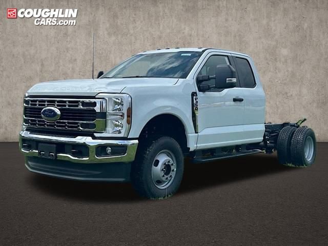 New 2025 Ford F350 XL w/ XL Chrome Package image 14