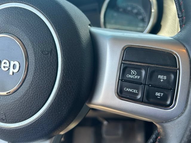 Used 2013 Jeep Grand Cherokee Trailhawk AWD/4WD image 19