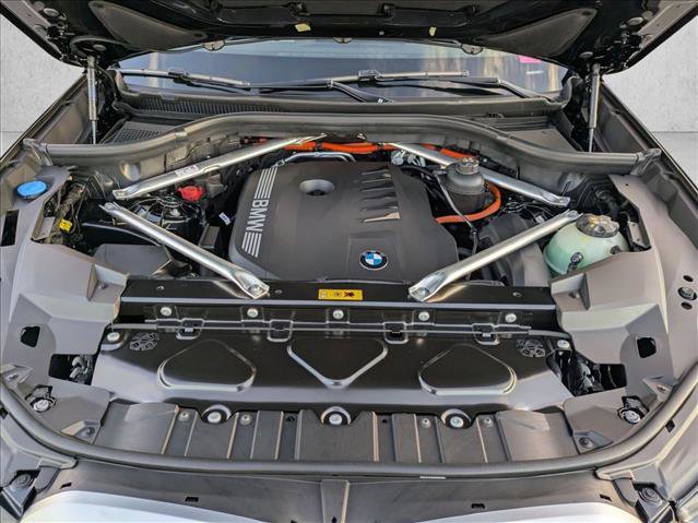 New 2026 BMW X5 xDrive50e w/ M Sport Package AWD/4WD image 17
