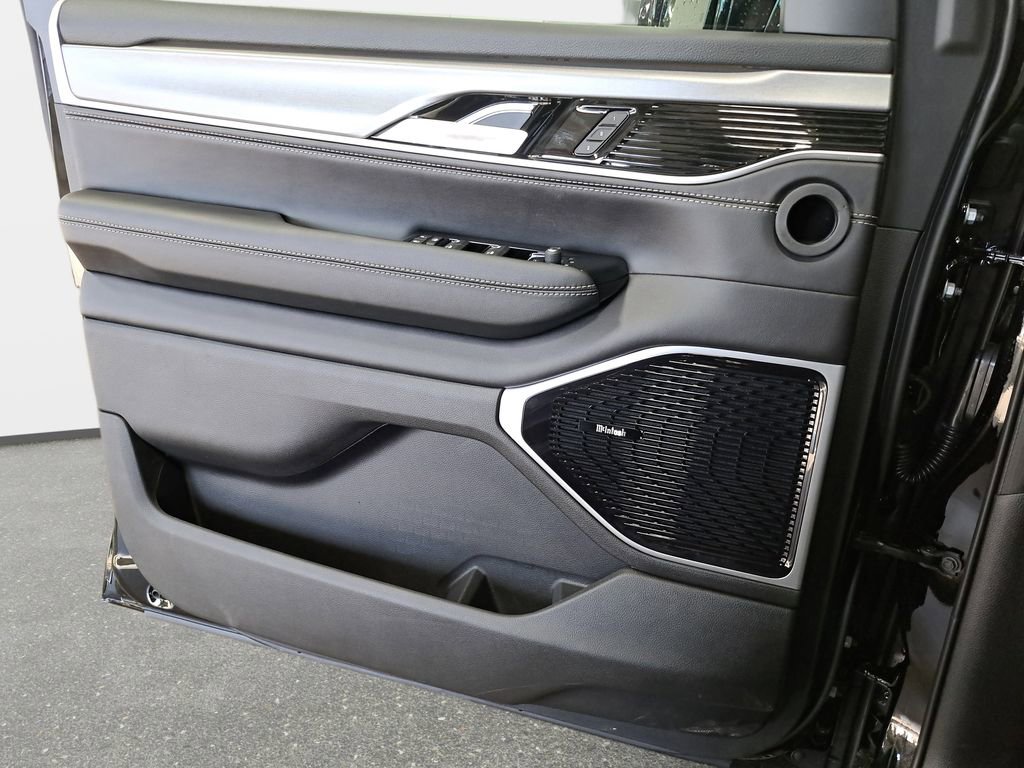 New 2026 Jeep Grand Wagoneer Limited AWD/4WD image 26