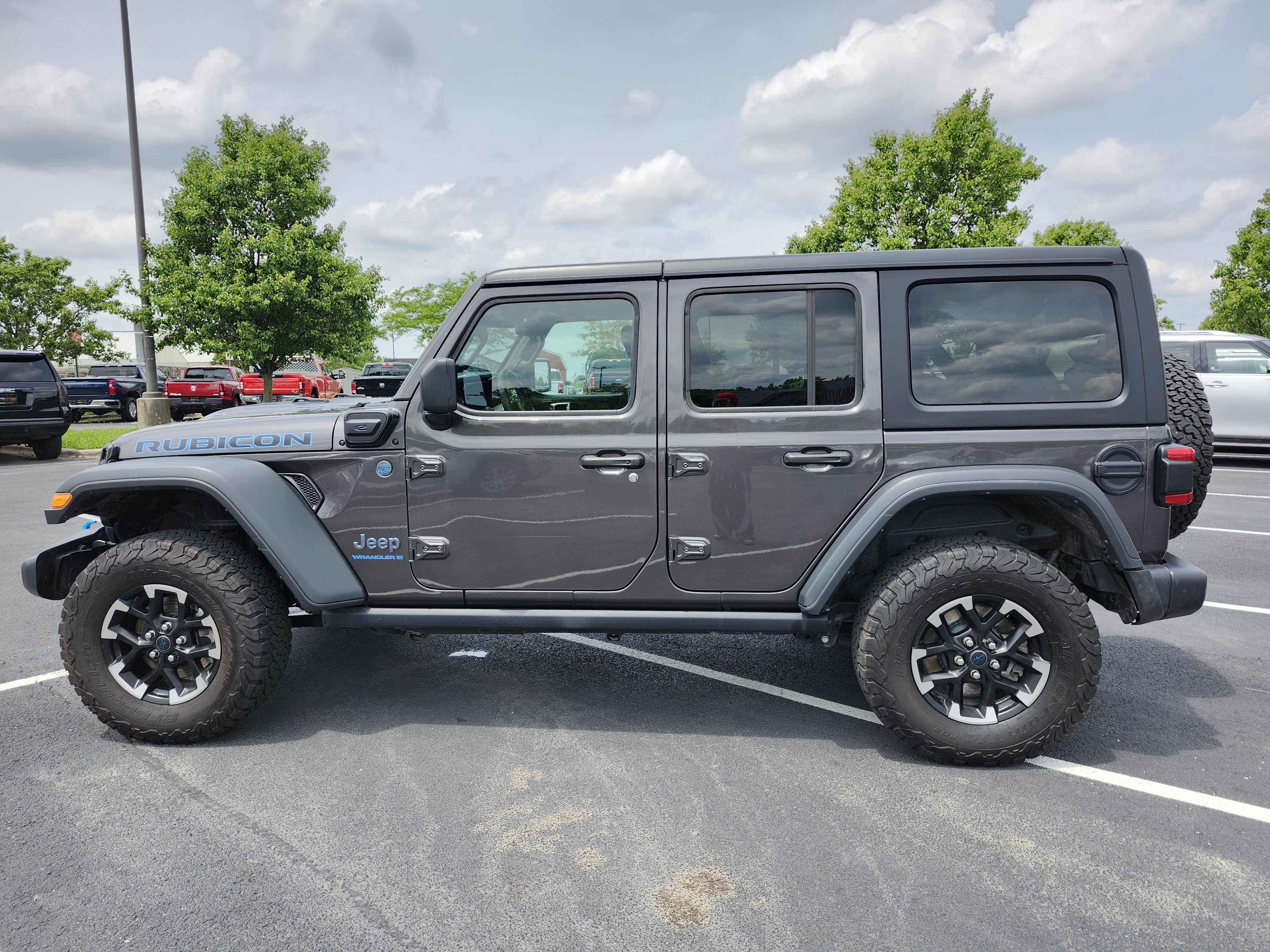 Used 2024 Jeep Wrangler Unlimited Rubicon 4xe w/ Convenience Group AWD/4WD image 15