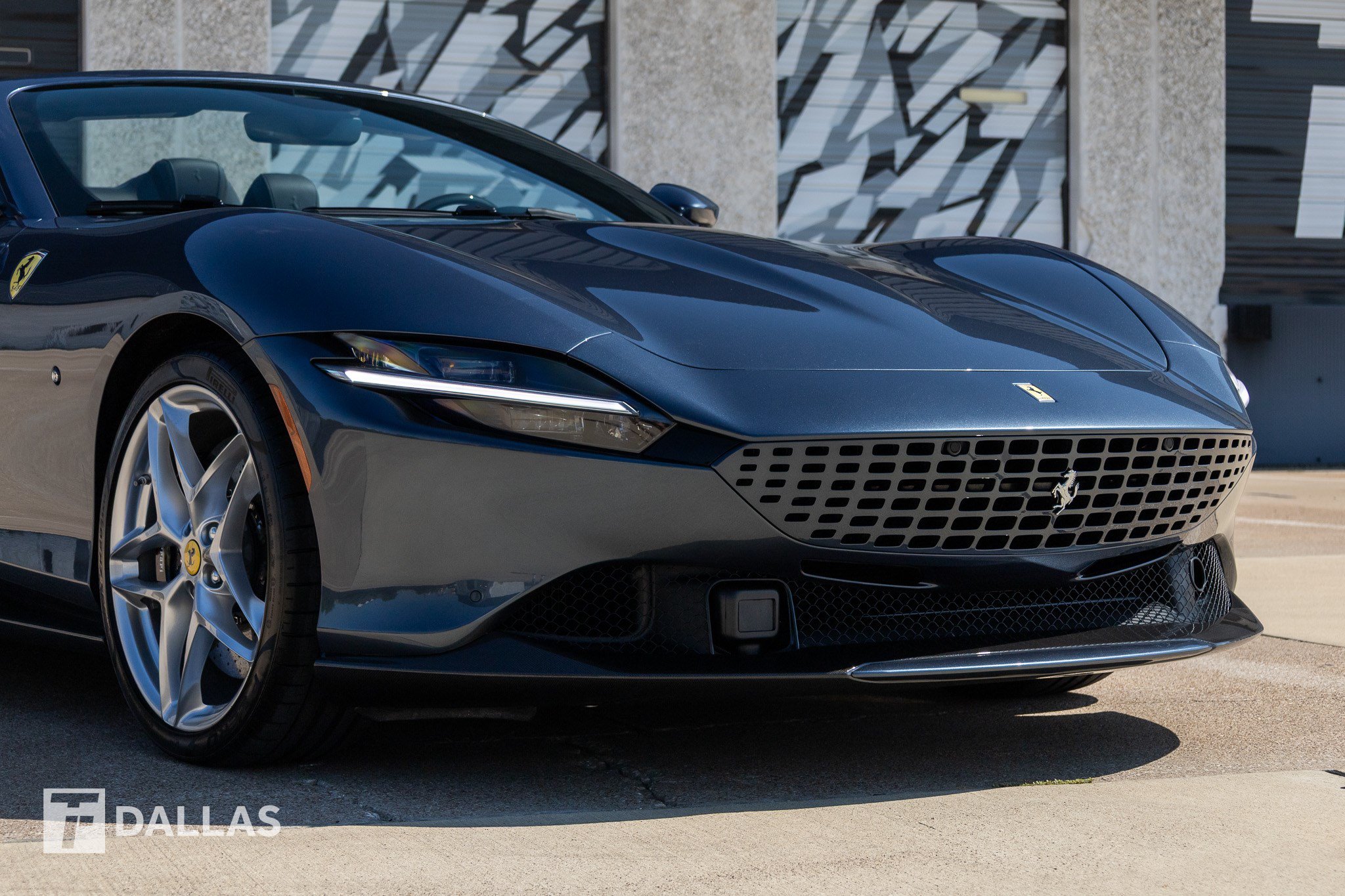 Used 2024 Ferrari Roma Spider RWD image 2