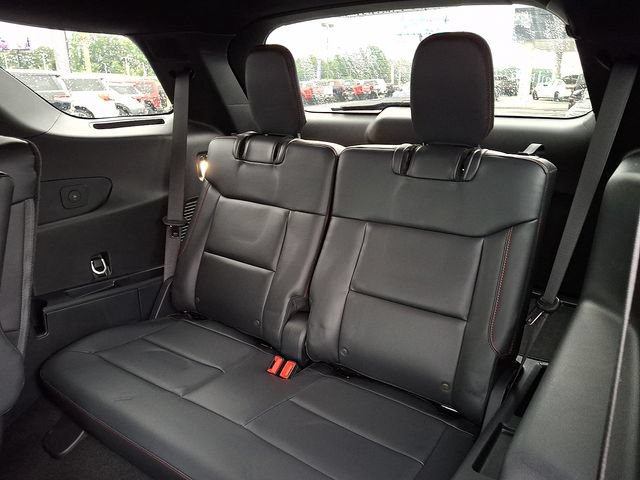 Used 2025 Ford Explorer ST AWD/4WD image 9