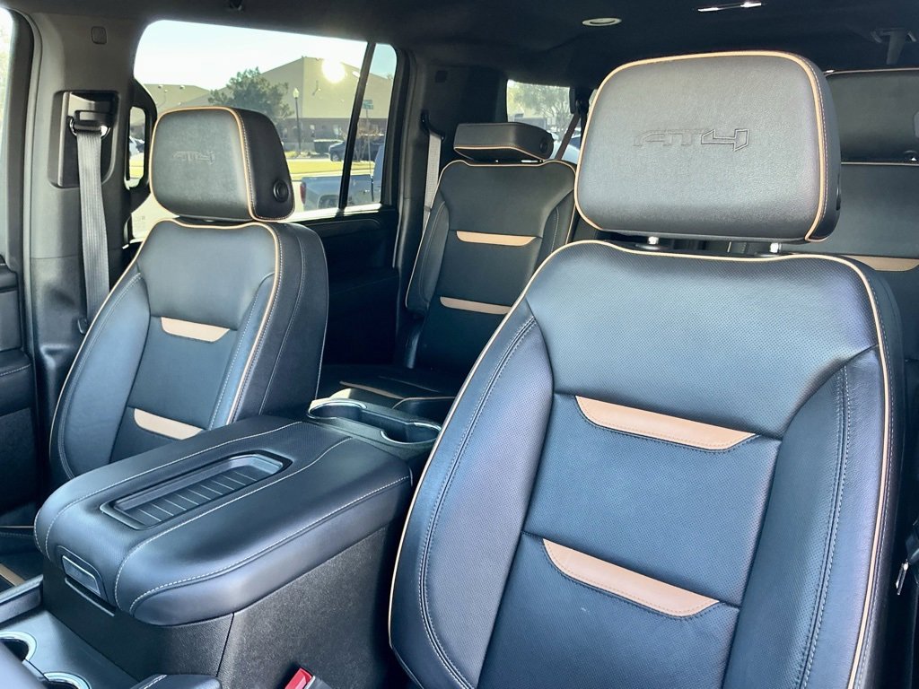 Used 2023 GMC Yukon XL AT4 image 35